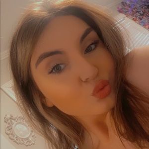 Meet your Posher, Emalee